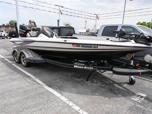 2017 Triton Bass Boat 21 FT