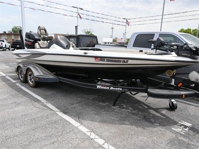 2017 Triton Bass Boat 21 FT