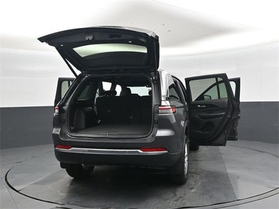 2026 Jeep Grand Cherokee Laredo