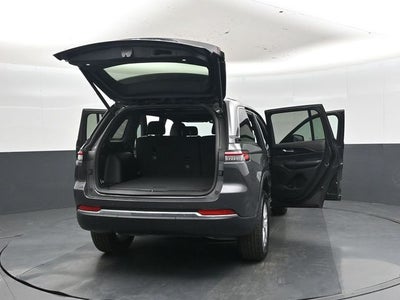 2026 Jeep Grand Cherokee Laredo
