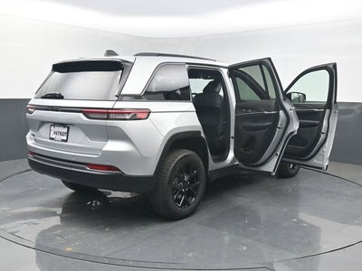 2026 Jeep Grand Cherokee Altitude