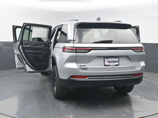 2026 Jeep Grand Cherokee Altitude