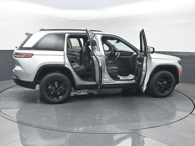 2026 Jeep Grand Cherokee Altitude
