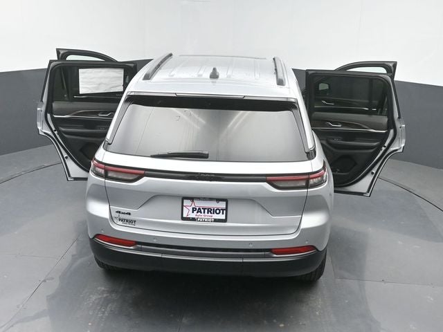 2026 Jeep Grand Cherokee Altitude