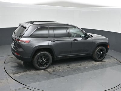 2026 Jeep Grand Cherokee Laredo