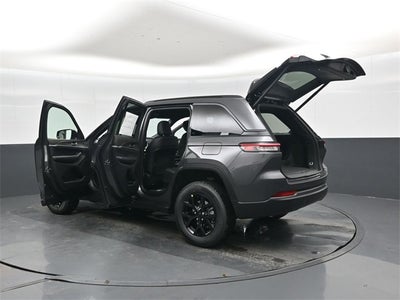 2026 Jeep Grand Cherokee Laredo