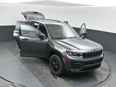 2026 Jeep Grand Cherokee Laredo