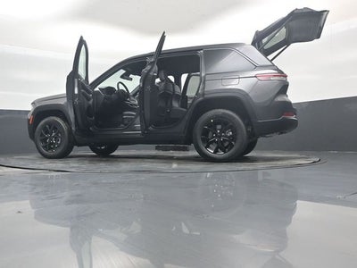 2026 Jeep Grand Cherokee Laredo