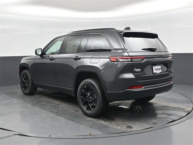 2026 Jeep Grand Cherokee Laredo