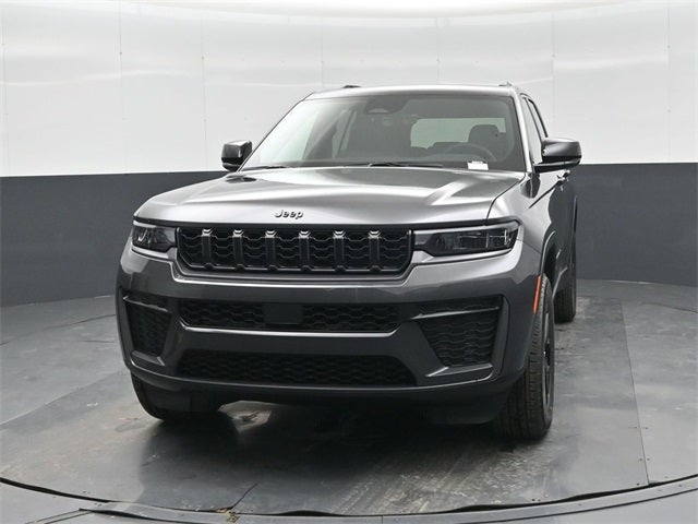 2026 Jeep Grand Cherokee Laredo