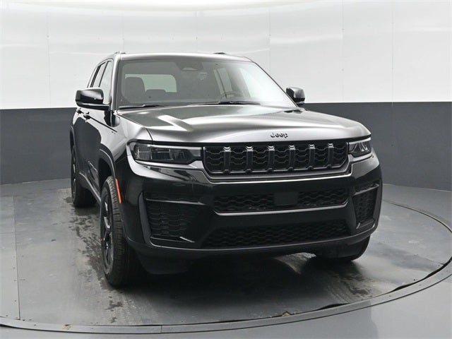 2026 Jeep Grand Cherokee Laredo