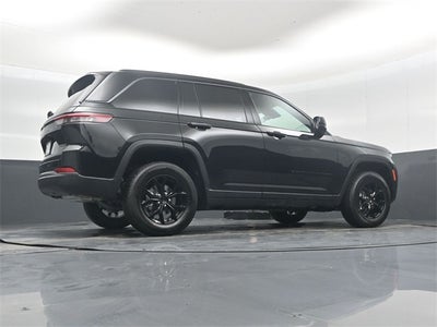 2026 Jeep Grand Cherokee Laredo