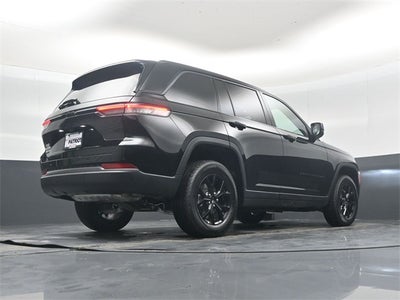 2026 Jeep Grand Cherokee Laredo