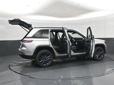 2026 Jeep Grand Cherokee 85th Anniversary Edition