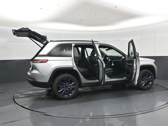 2026 Jeep Grand Cherokee 85th Anniversary Edition
