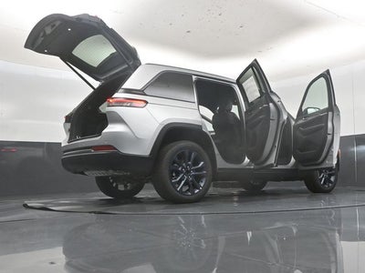 2026 Jeep Grand Cherokee 85th Anniversary Edition