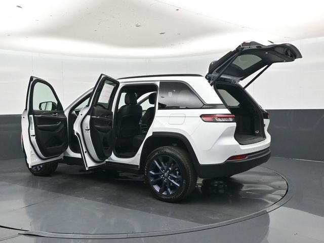 2026 Jeep Grand Cherokee 85th Anniversary Edition
