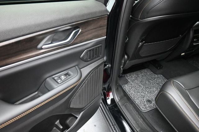 2026 Jeep Grand Cherokee 85th Anniversary Edition