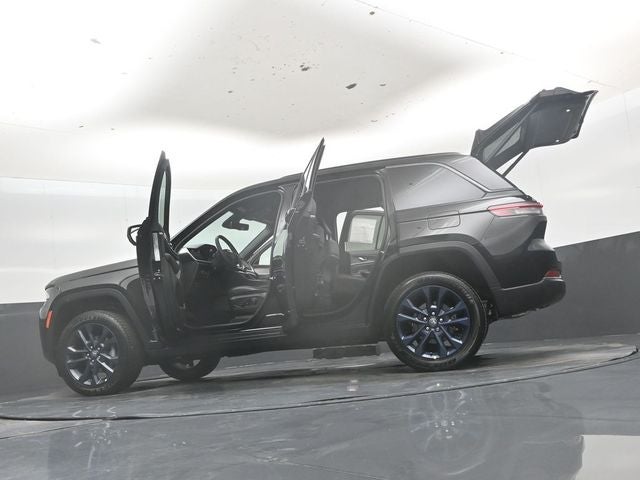 2026 Jeep Grand Cherokee 85th Anniversary Edition