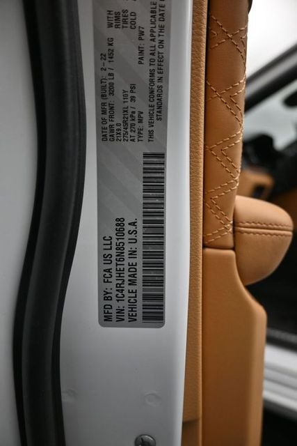 2022 Jeep Grand Cherokee Summit Reserve