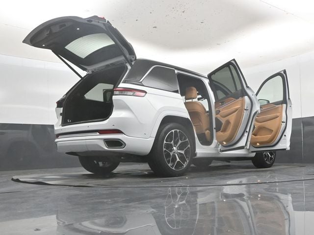 2022 Jeep Grand Cherokee Summit Reserve