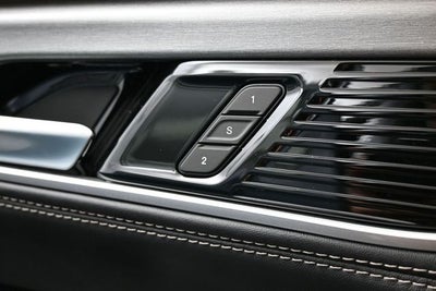 2026 Jeep Grand Wagoneer 4x2