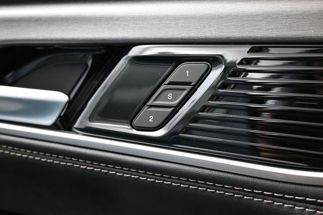2026 Jeep Grand Wagoneer 4x2
