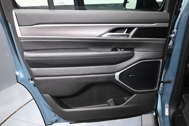 2026 Jeep Grand Wagoneer 4x2