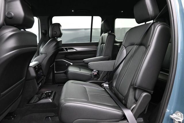 2026 Jeep Grand Wagoneer 4x2
