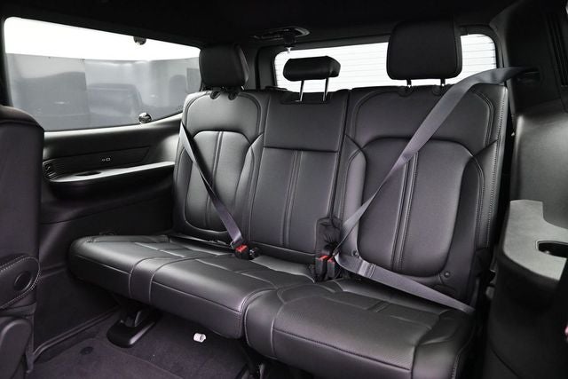 2026 Jeep Grand Wagoneer 4x2