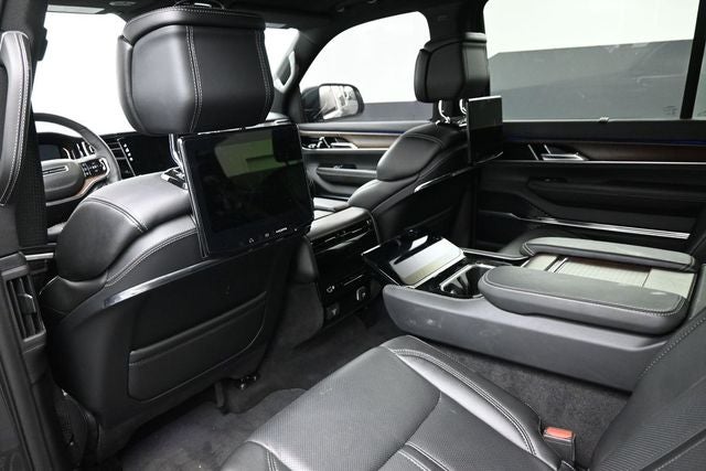 2024 Jeep Grand Wagoneer Base