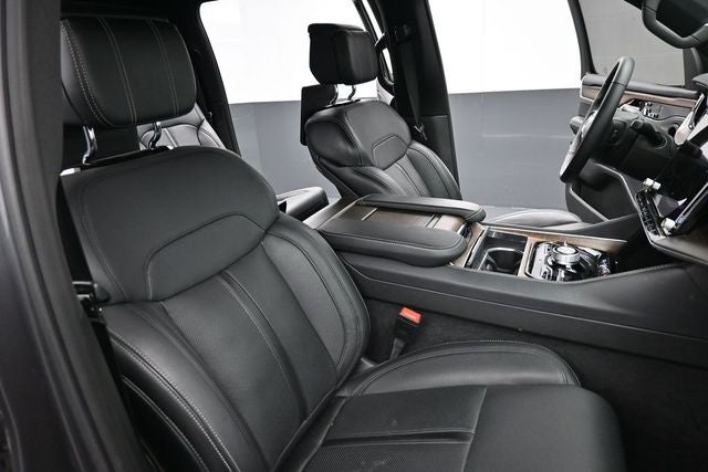 2024 Jeep Grand Wagoneer Base
