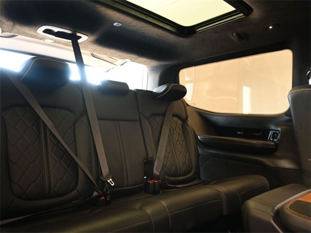 2022 Jeep Grand Wagoneer Series III