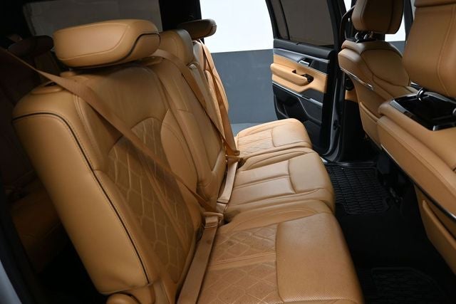 2022 Jeep Grand Wagoneer Series III