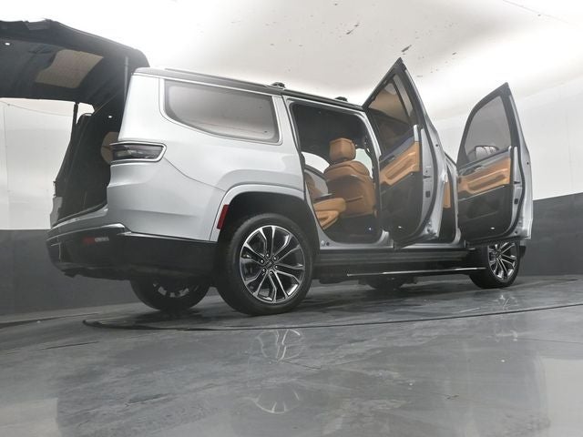 2022 Jeep Grand Wagoneer Series III
