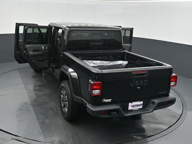2026 Jeep Gladiator Sahara