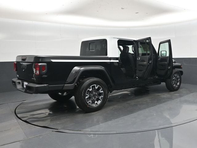 2026 Jeep Gladiator Sahara