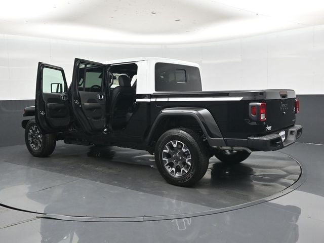 2026 Jeep Gladiator Sahara