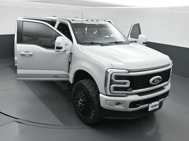2025 Ford F-350SD Platinum Custom Lifted DRW