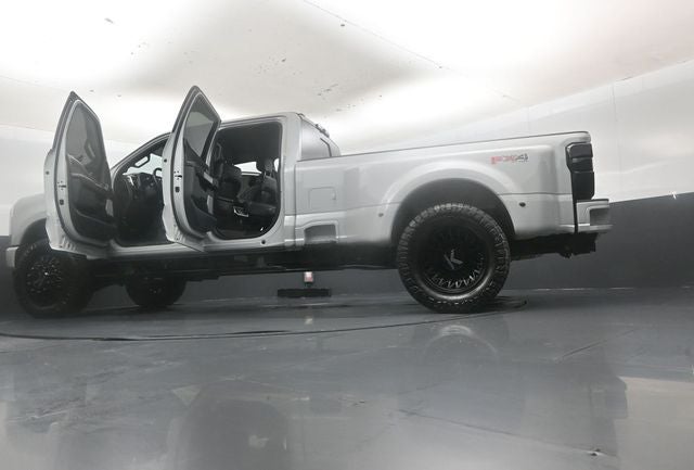 2025 Ford F-350SD Platinum Custom Lifted DRW