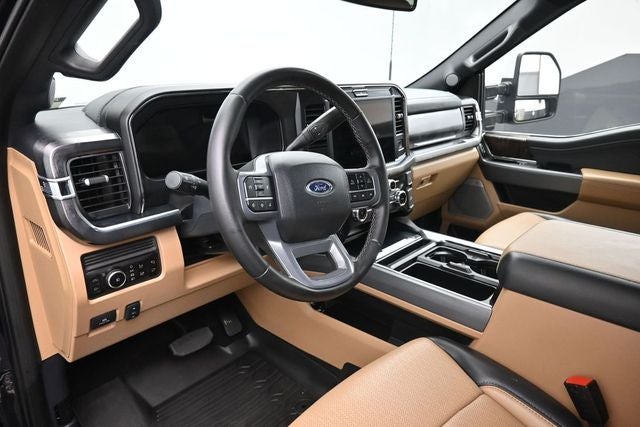 2025 Ford F-350SD Lariat DRW