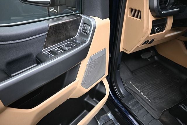 2025 Ford F-350SD Lariat DRW