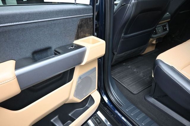 2025 Ford F-350SD Lariat DRW