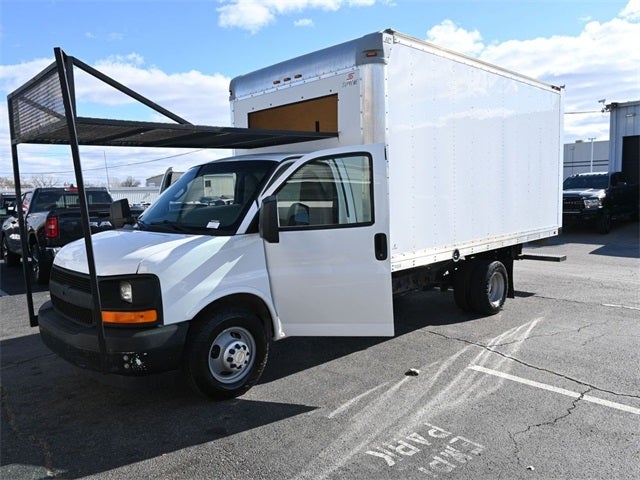 2017 Chevrolet Express 3500 Work Van Cutaway