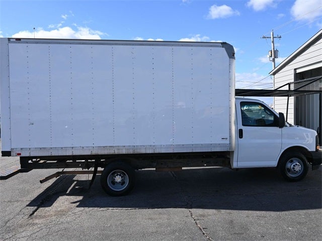 2017 Chevrolet Express 3500 Work Van Cutaway