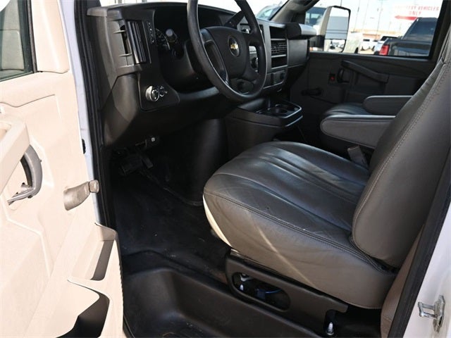 2017 Chevrolet Express 3500 Work Van Cutaway