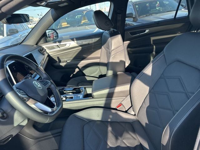 2025 Volkswagen Atlas Cross Sport 2.0T SE w/Technology