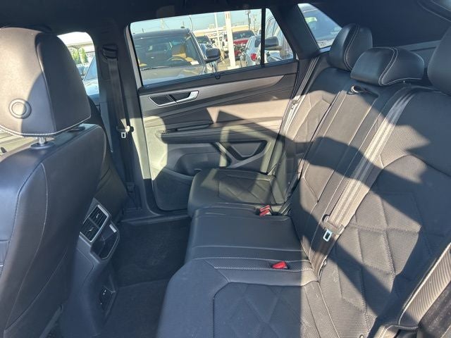 2025 Volkswagen Atlas Cross Sport 2.0T SE w/Technology