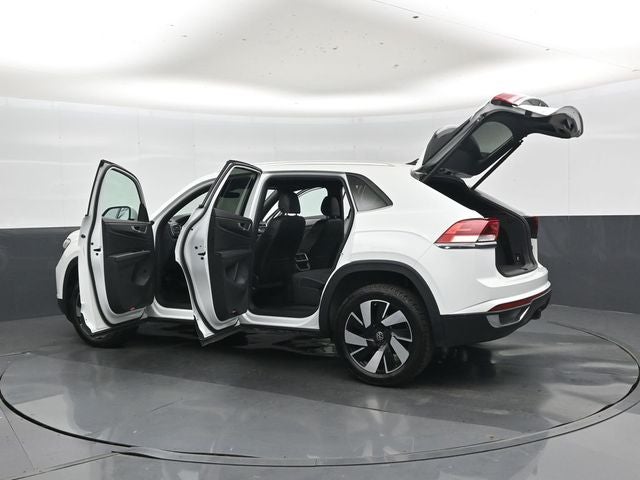 2025 Volkswagen Atlas Cross Sport 2.0T SE w/Technology