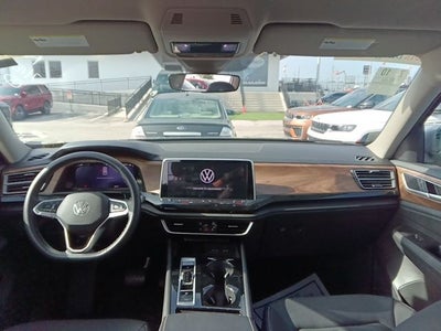2025 Volkswagen Atlas 2.0T SE w/Technology
